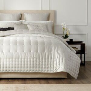 NWOT Donna Karan Hammered Quilt & Shams Set in Platinum